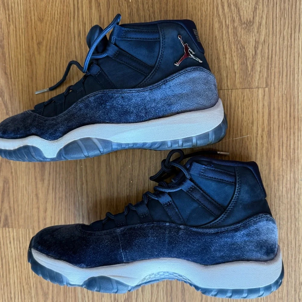 💙 Air Jordan 11 Retro “Midnight Navy Velvet” (W) • Navy Suede/Velvet • Size 9 ⭐️ - Picture 12 of 16